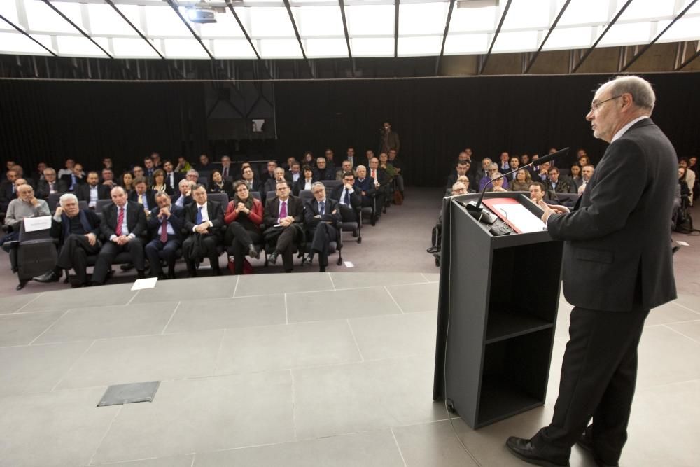 Conferencia de Andrés García Reche en el Club Mercantil