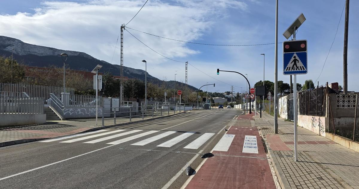 Uno de los pasos de peatones inteligente de Dénia