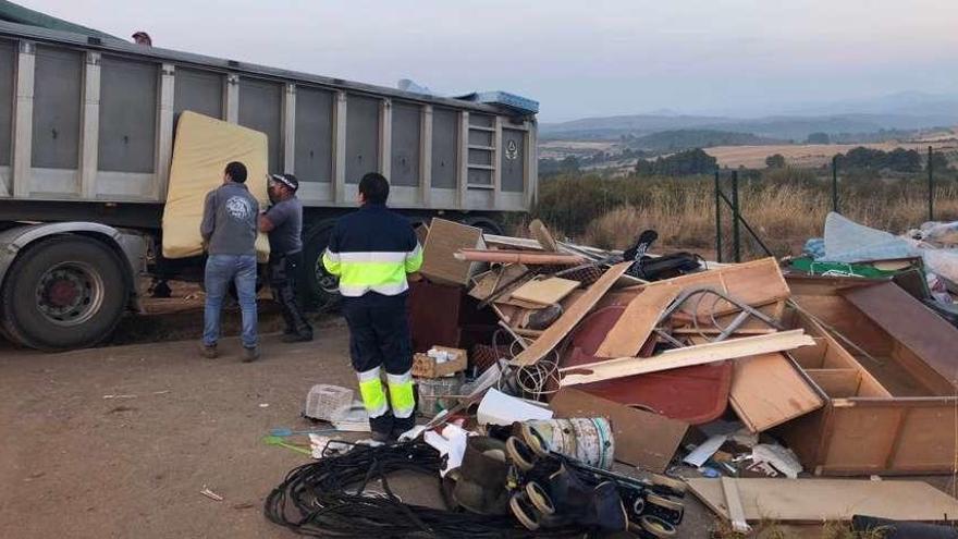 Retirada de electrodomésticos y enseres en desuso para su reciclado.