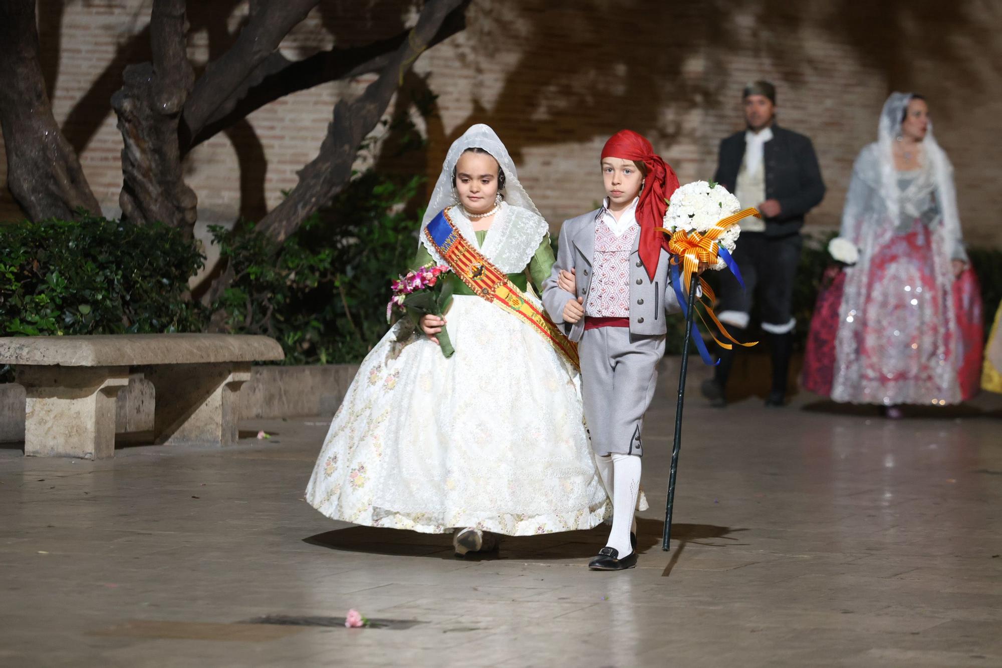 Búscate en el primer día de la Ofrenda en la calle San Vicente entre las 22 y las 23 horas