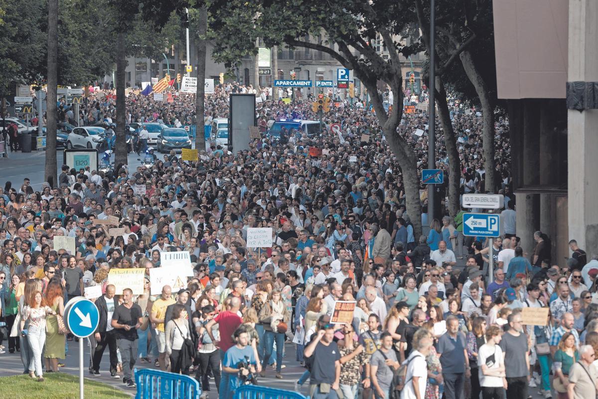 Mallorca steht nicht zum Verkauf: Die Bilder der Massendemonstration vom Samstag