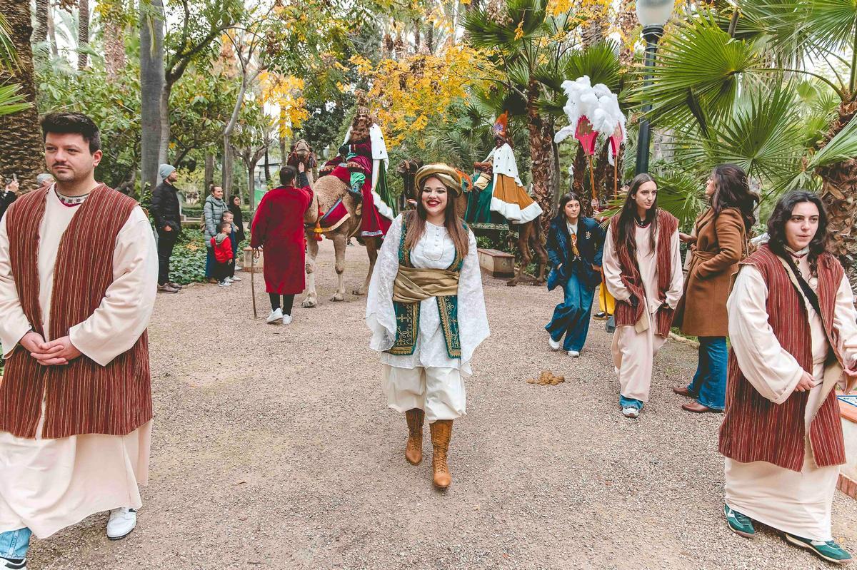 Los Reyes Magos llegan en dromedario a Elche