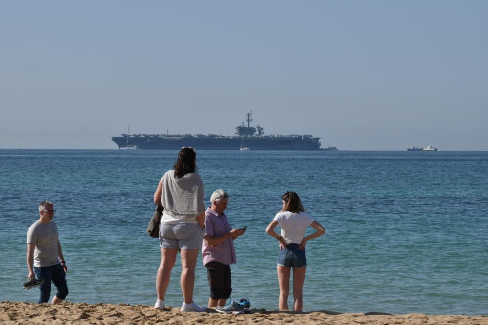 El portaaviones Abraham Lincoln, en Palma