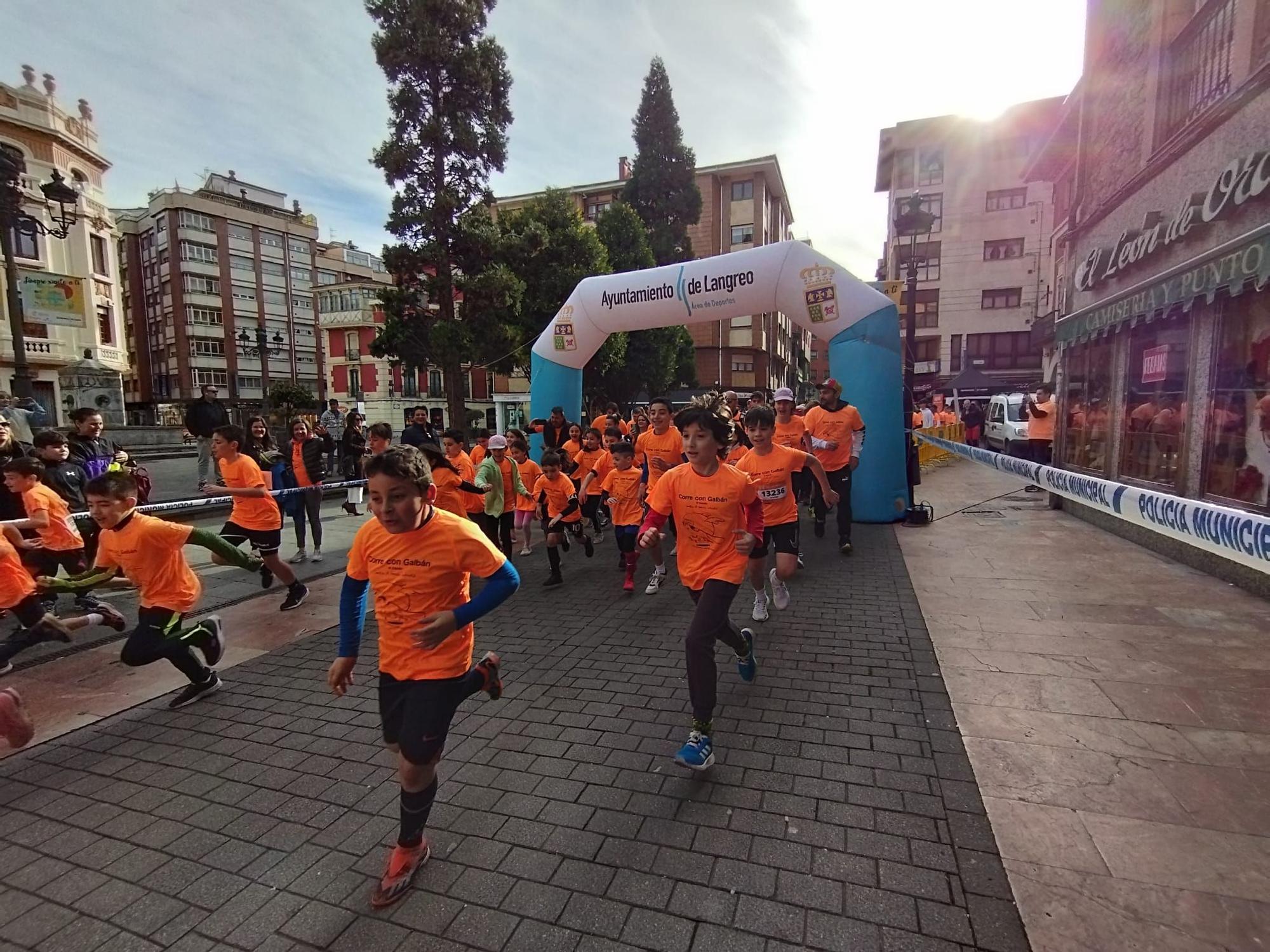 Las carreras contra el cáncer infantil reúnen a cientos de personas en las Cuencas