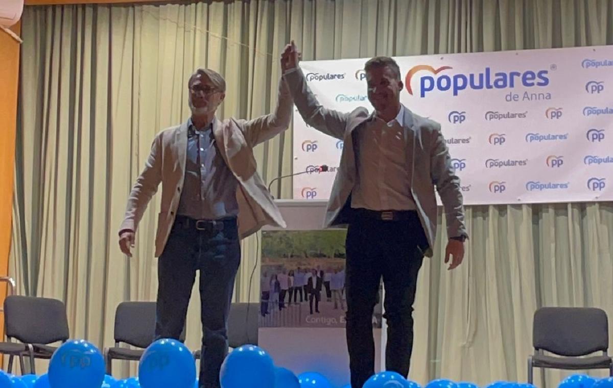 Miguel Marín, a la derecha, junto a Pablo Broseta.