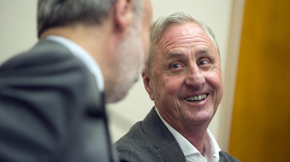  L’holandès reapareix en públic i parla sobre el seu procés contra el càncer en la presentació d’un acord entre la seva fundació i la UAB.