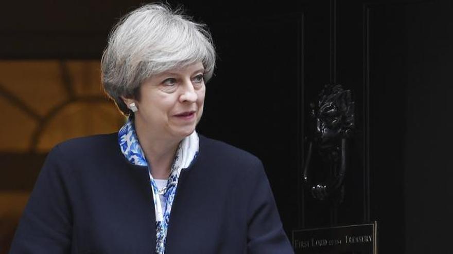 May convoca por sorpresa comicios para el 8 de junio para legitimarse ante el &quot;Brexit&quot;