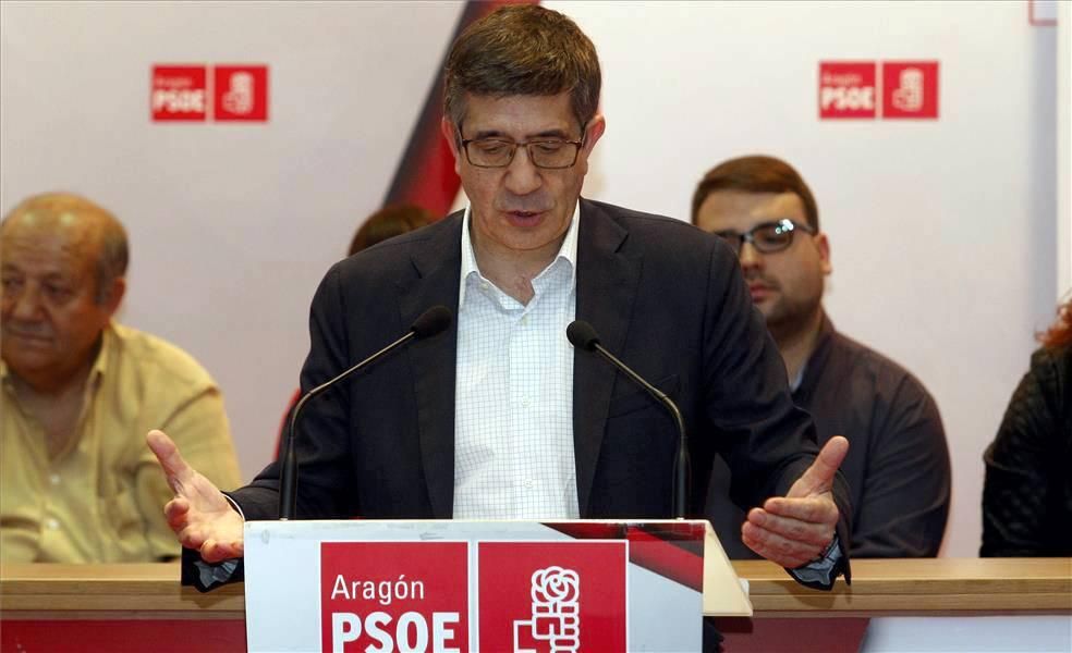 Visita de Patxi López a la sede del PSOE de Zaragoza