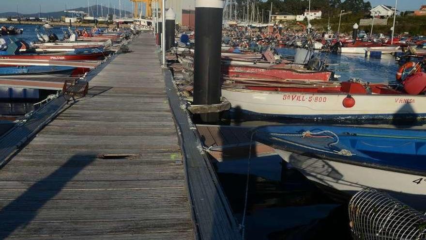 Pantalán de la tercera lista en la dársena de O Xufre. // Noé Parga