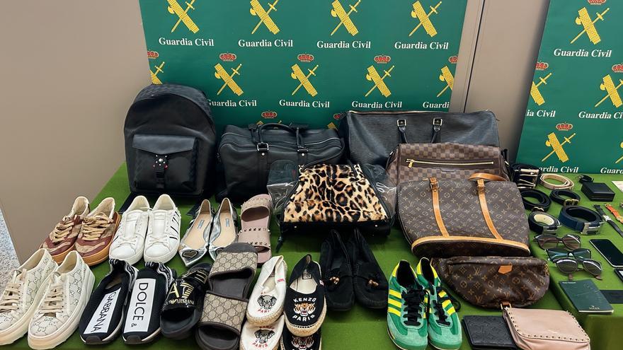 Exponen los objetos robados en domicilios de una banda de 'Lanzas Chilenos' desmantelada en julio en Mallorca