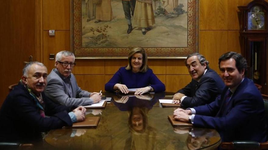 CCOO y UGT preparan su última propuesta de subida salarial