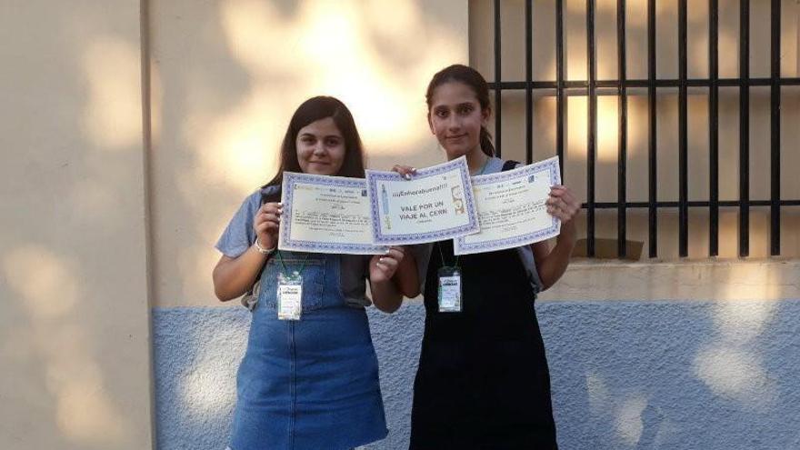 Celia Márquez y Raquel Gamero, premiadas en la Feria de la Ciencia