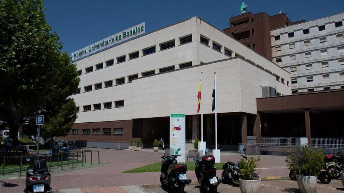 El herido se encuentra ingresado en el Universitario de Badajoz.