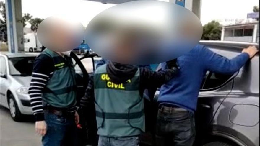 La Guardia Civil arresta a un hombre por desvalijar a una familia ucraniana que huía de la guerra