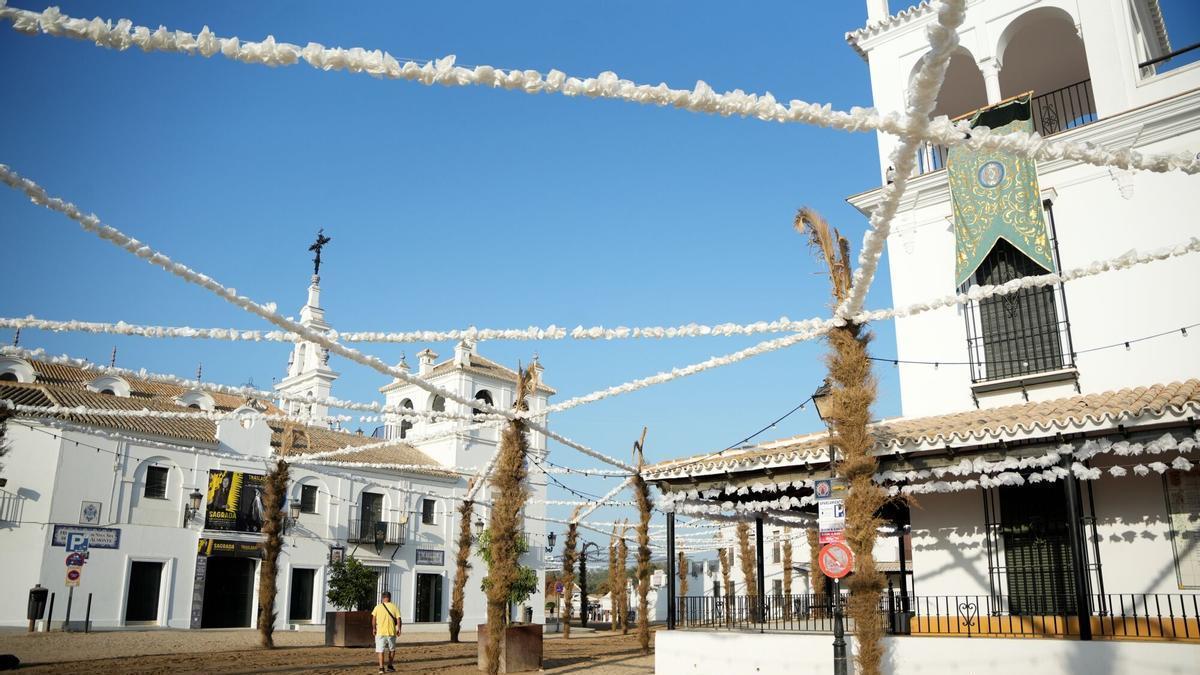 Imágenes de los preparativos en la aldea del Rocío.
