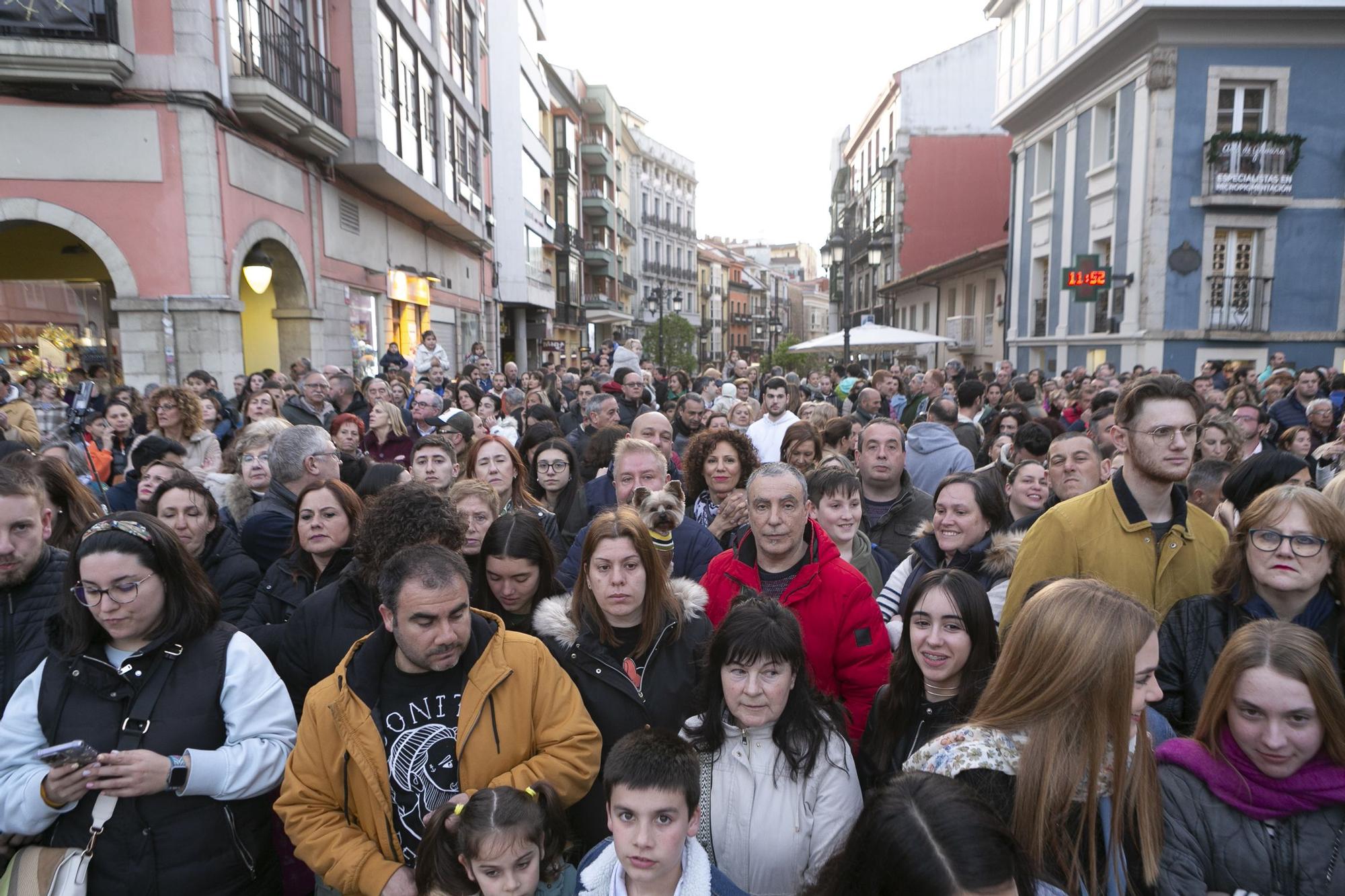 EN IMÁGENES: Así fue la procesión del Encuentro en Avilés