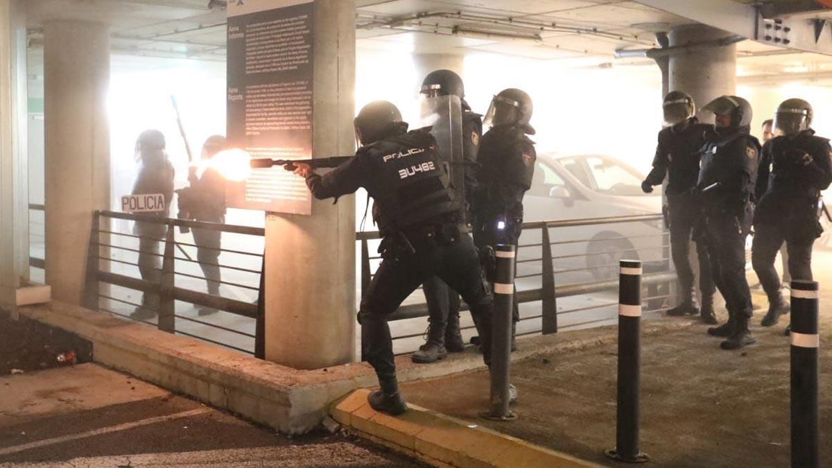 Cargas policiales en el Aeropuerto de Barcelona