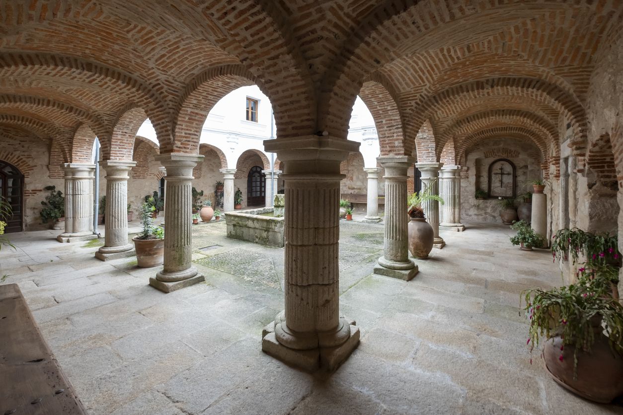 El pequeño claustro del convento de el Palancar