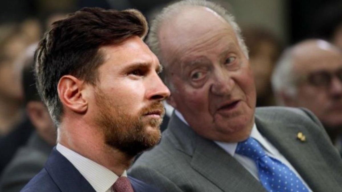 Uno de los memes de Twitter del anuncio de que Messi se va, que juega con la idea de que el futbolista se va con el rey emérito Juan Carlos I