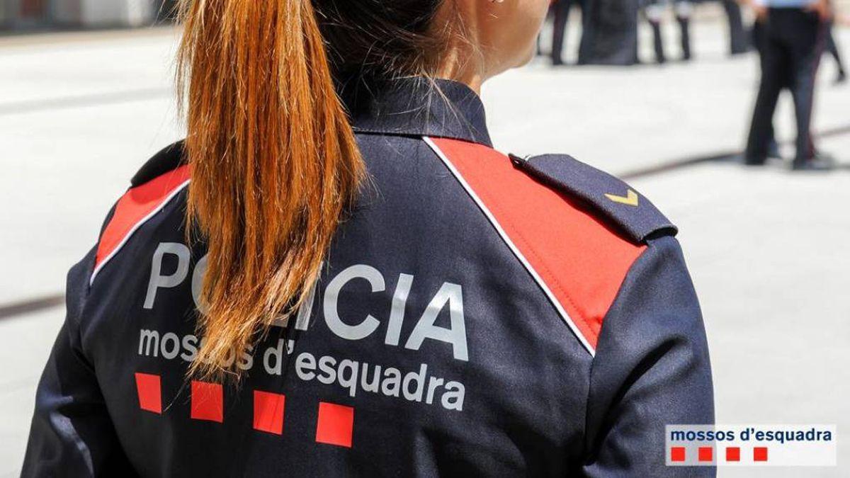 Una agent dels Mossos d&#039;Esquadra