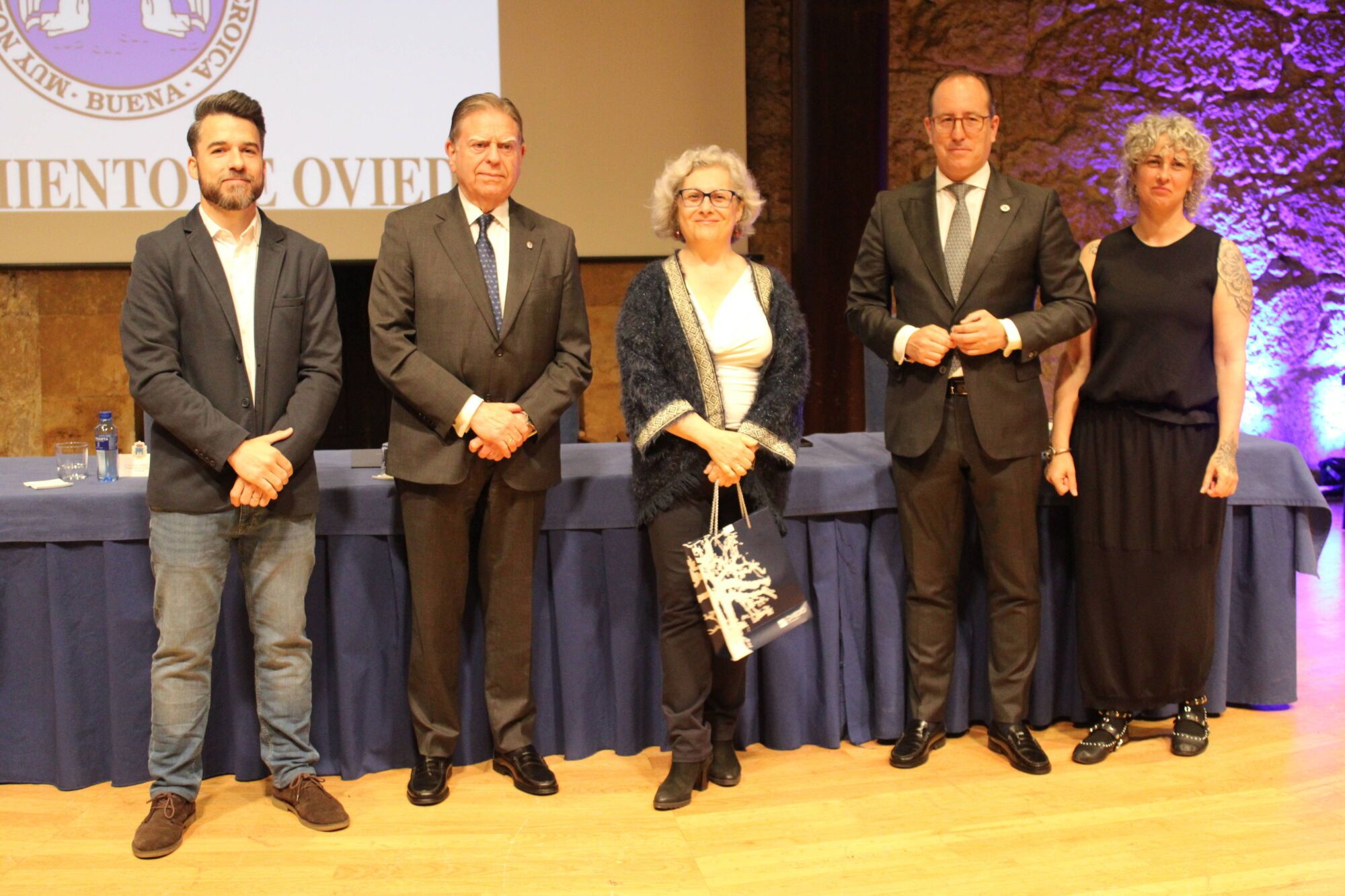 Acto institucional Santa Rita Hora: 11:00 Lugar: Oviedo, Sala de Cámara del Auditorio Príncipe Felipe Descripción: Homenaje a los trabajadores municipales jubilados y a quienes cumplen 25 y 40 años de servicio en el Ayuntamiento.