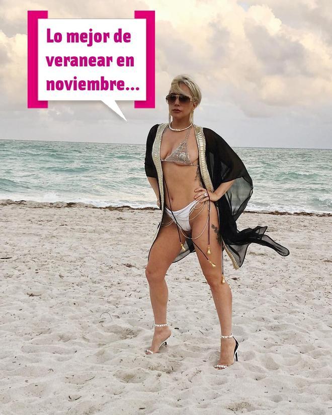 Lady Gaga posa en la playa