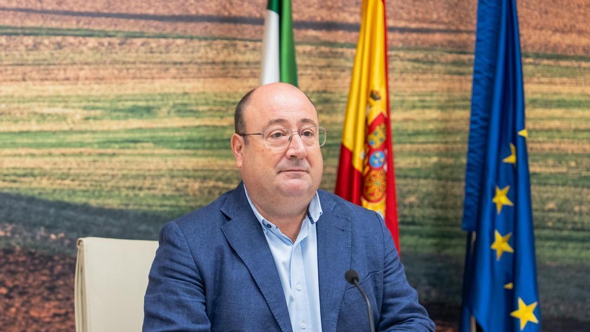 consejero de Agricultura, Ganadería y Medio Natural, Juan José García