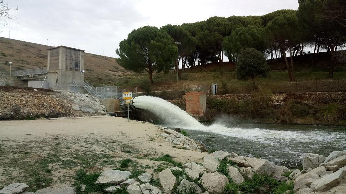 La Confederación Hidrográfica del Tajo ha avisado de que va a aumentar el caudal del desembalse de la presa de El Pardo