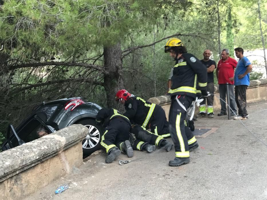 Auto stürzt in Andratx beinahe in eine Schlucht