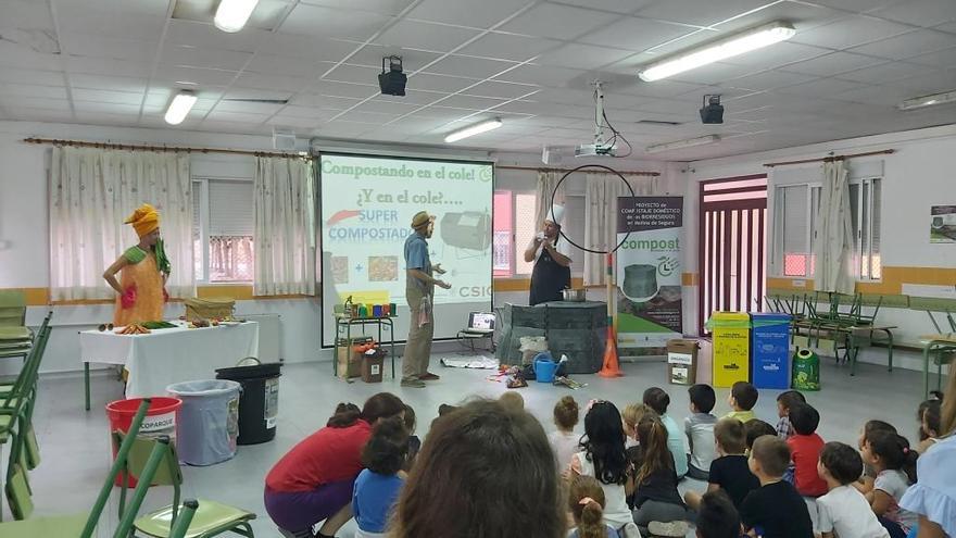 Escolares del CEIP Cervantes de Molina, durante la jornada.