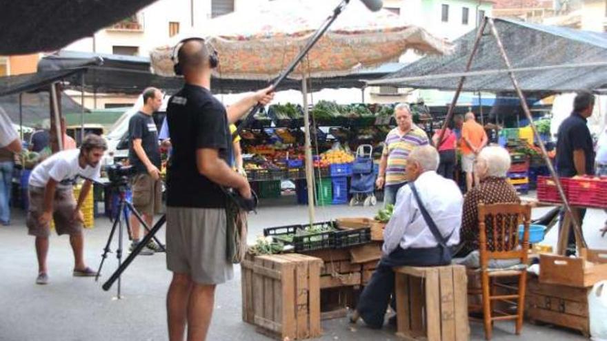 El escenario de la película se enmarcó en el contexto del mercado de los jueves.