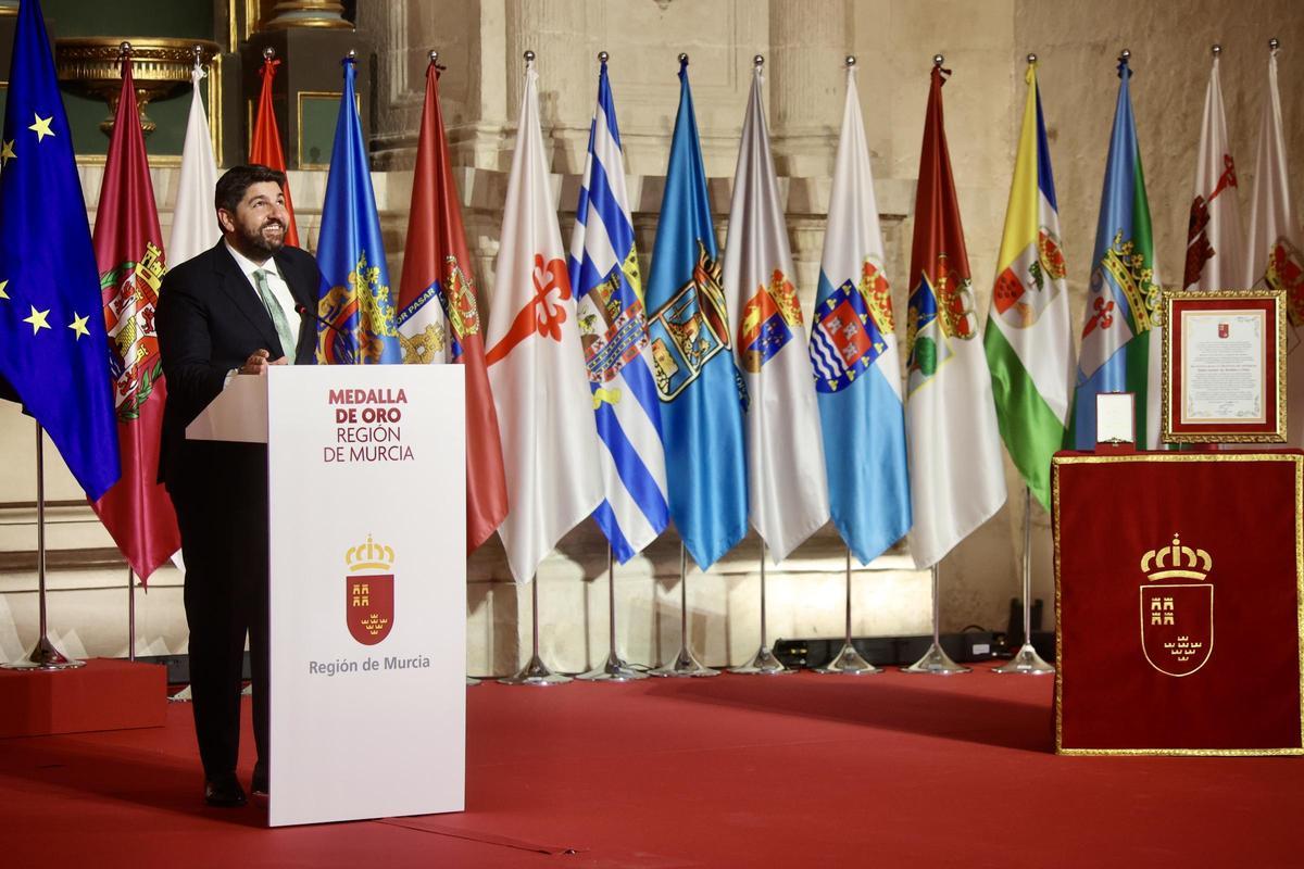 Imágenes de la entrega de la Medalla de Oro de la Región a la princesa Leonor