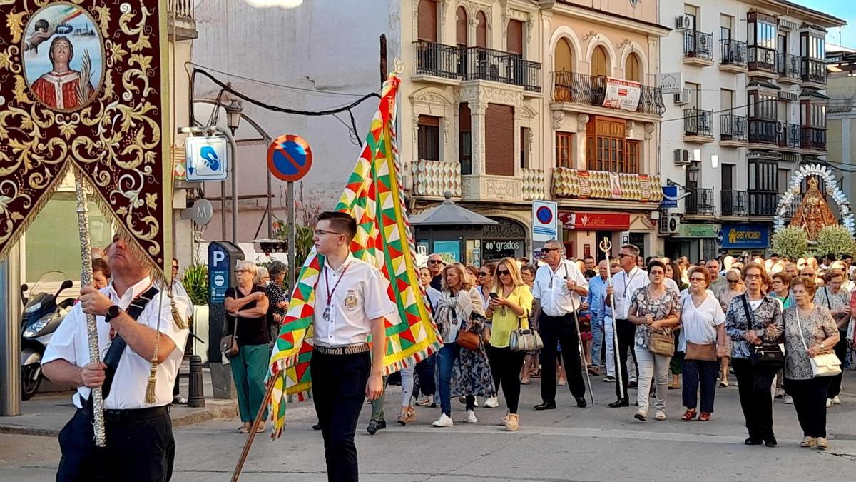 La Virgen de la Seirra, durante el traslado.