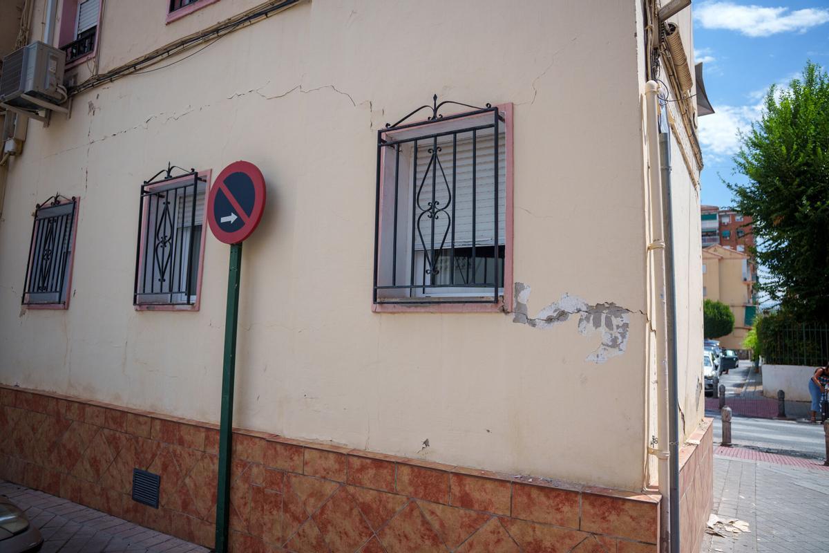 Consecuencias del terremoto de magnitud 5 en edificios y viviendas de la ciudad de Granada. Consecuencias del terremoto de magnitud 5 en edificios y viviendas de la ciudad de Granada.