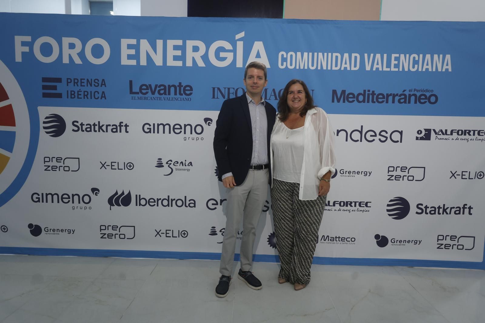 Llegada de los asistentes a la segunda edición del Foro de Energía en la Comunitat Valenciana