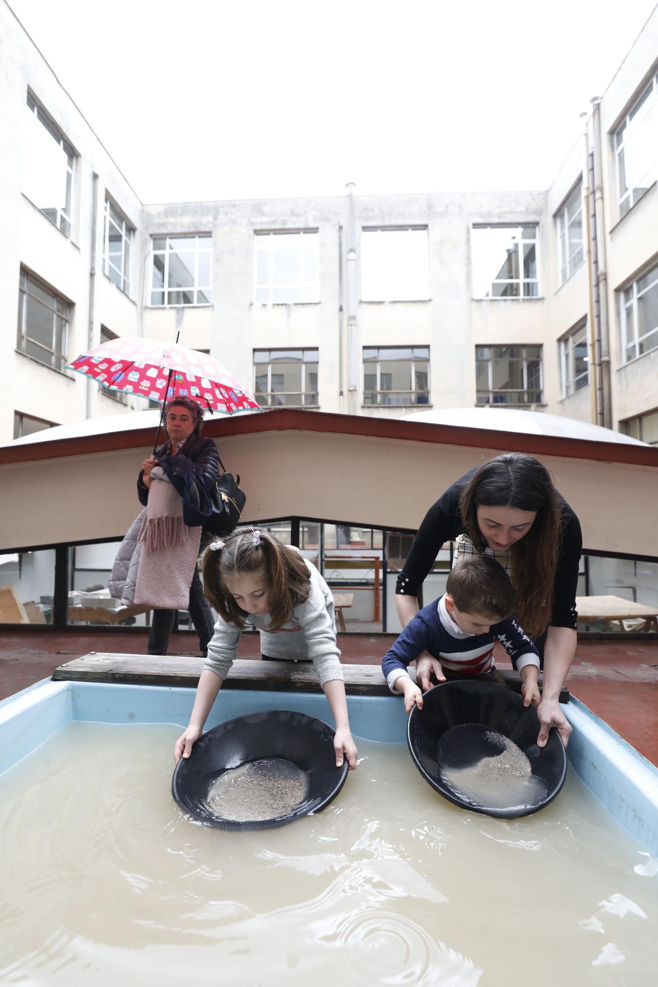 Pequeños buscadores de oro en la Escuela de Minas