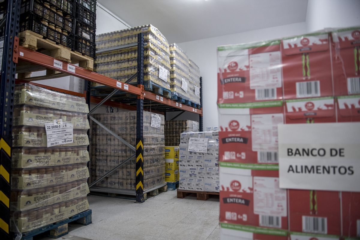 Fotogalería | Una jornada de trabajo en el Banco de Alimentos de Cáceres