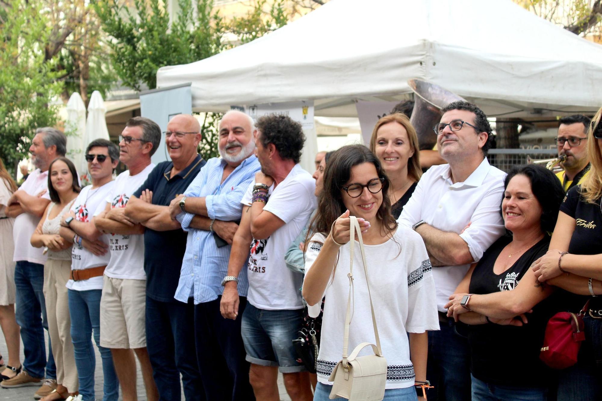 La Feria de Asociaciones llena la calle la Vía de entidades sin ánimo de lucro