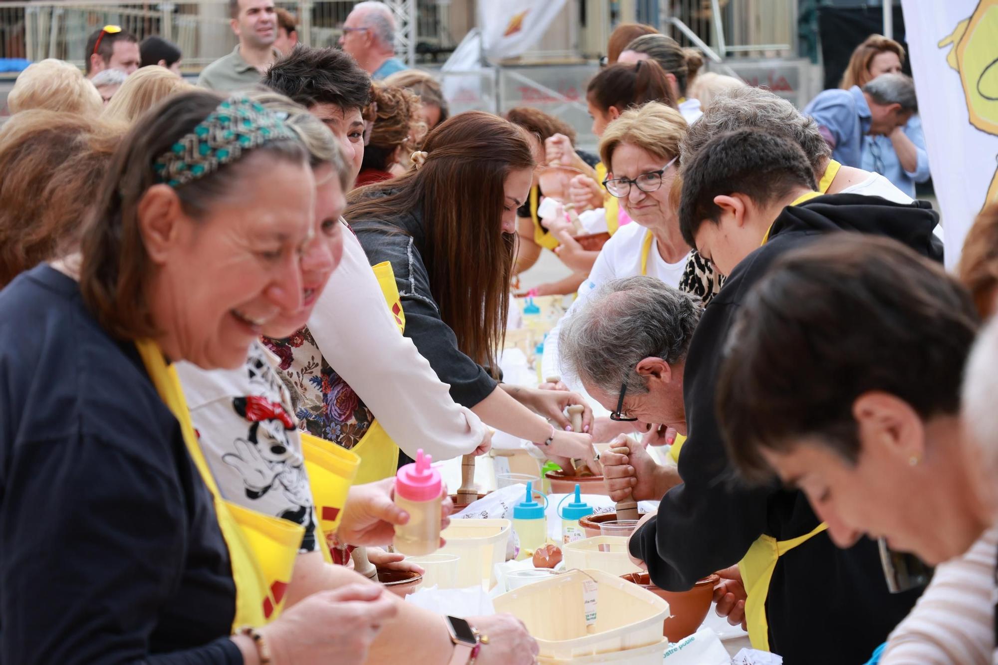 Tradición y gastronomía se dan la mano: Búscate en la galería de fotos de la Nit de la Xulla de Vila-real