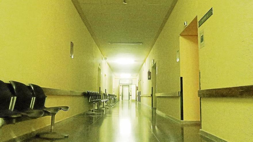 El estado del hospital Virgen de la Montaña genera inseguridad entre los trabajadores