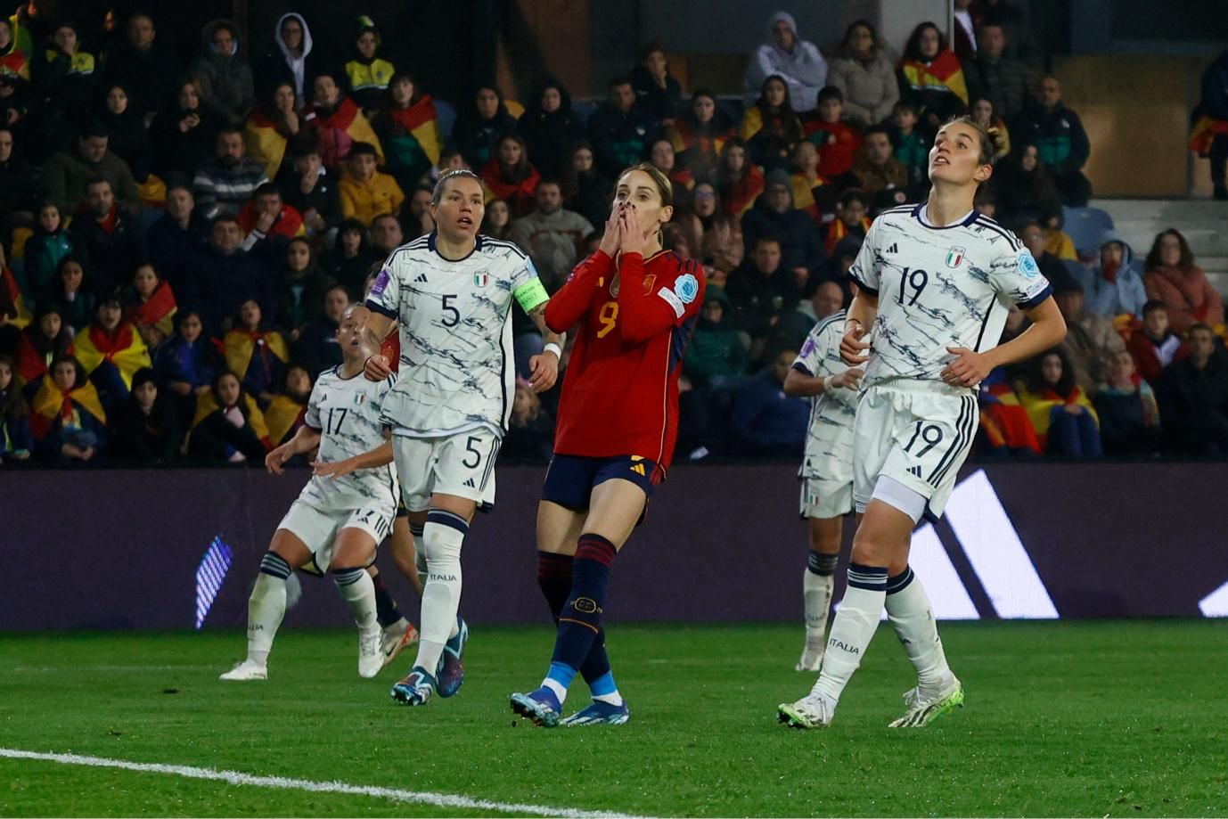 La afición se vuelca con las campeonas del mundo