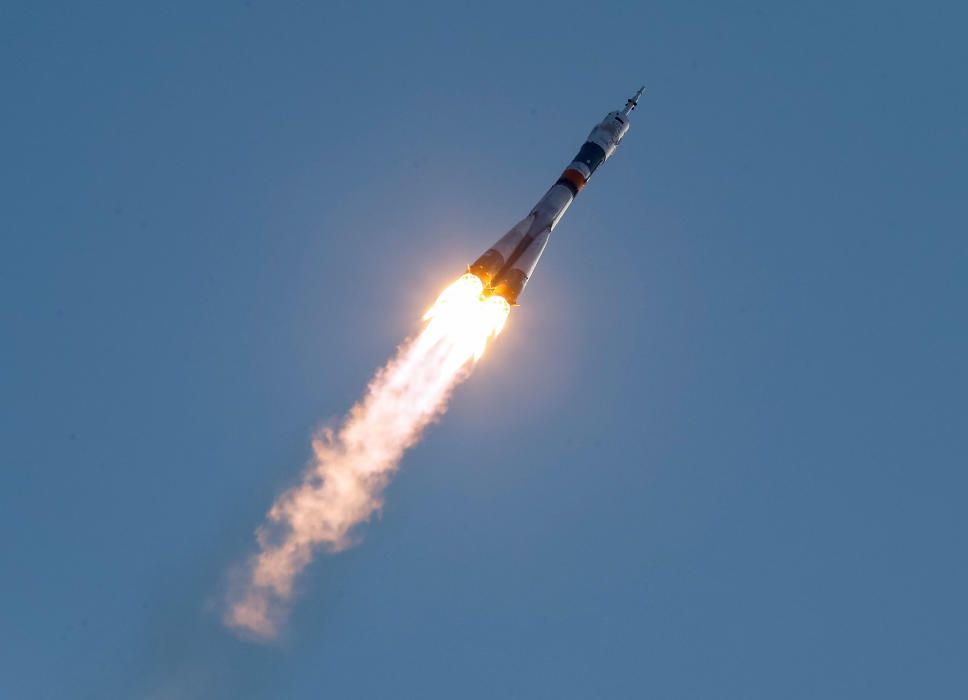 La nave Soyuz MS-01 tras el despegue.