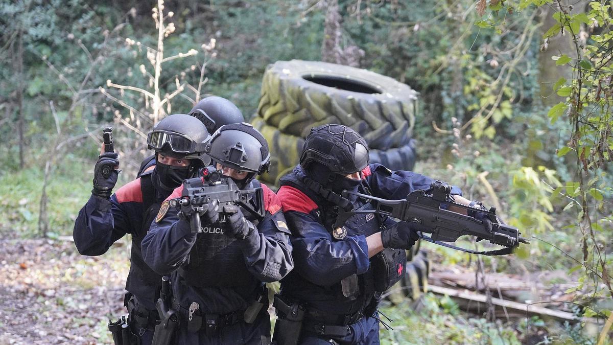 Així treballa i entrena l'ARRO dels Mossos de la regió policial de Girona