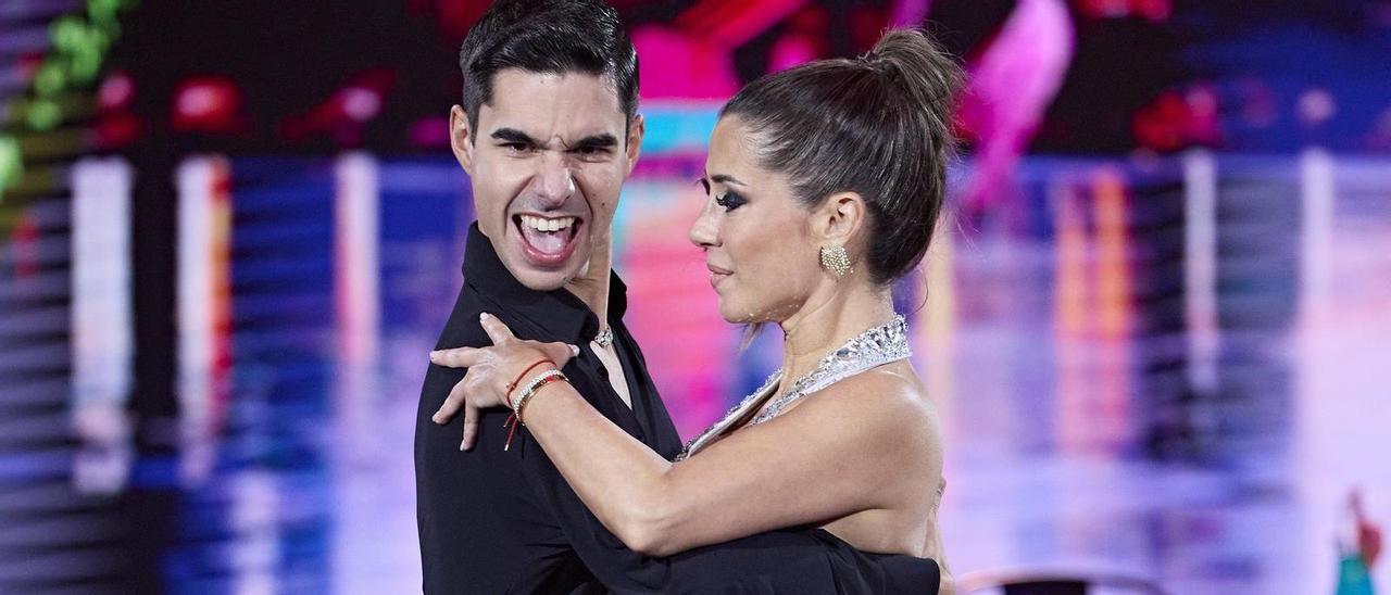 Adrián Esperón baila con Elena Tablada.