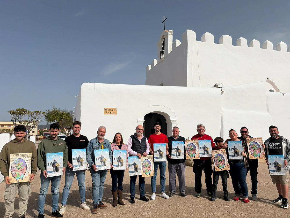 Presentación del programa, con miembros de las entidades participantes, en Sant Jordi