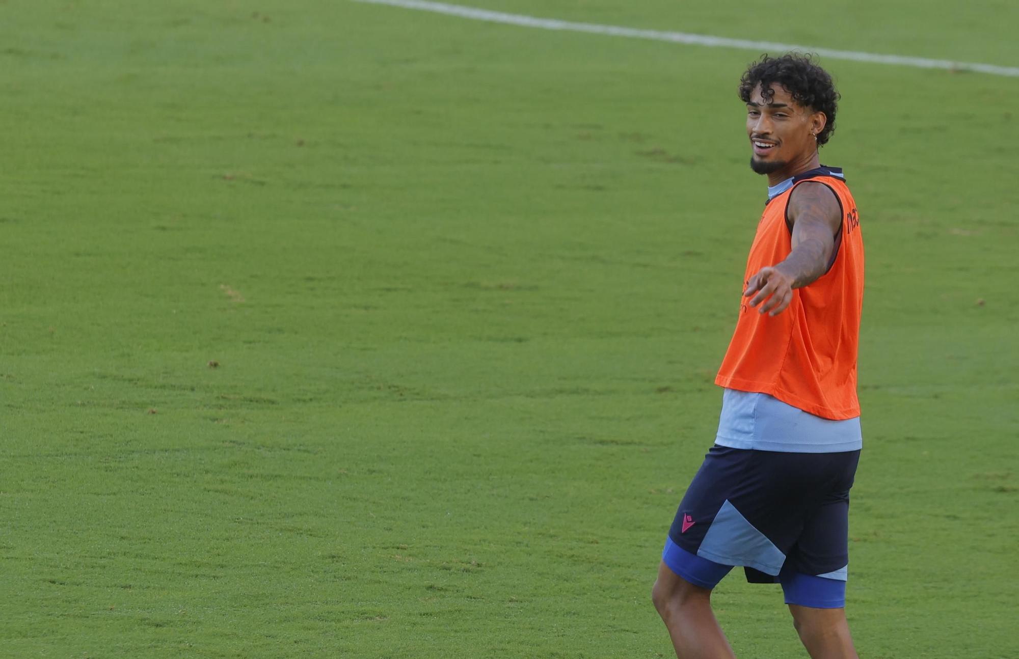 Entrenamiento del Levante UD previo al encuentro frente al Racing de Ferrol