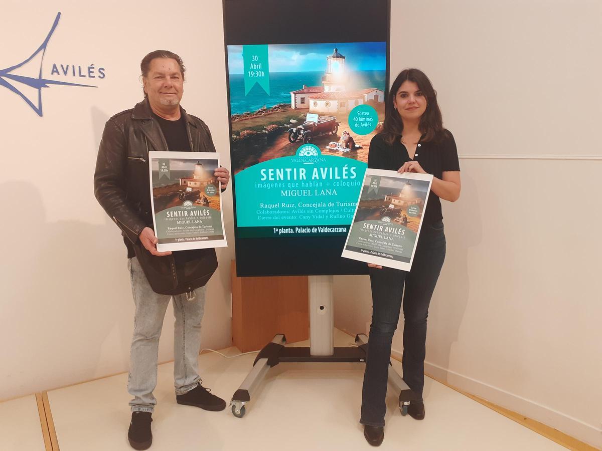 Miguel Lana y Raquel Ruiz en la presentación de "Sentir Avilés".