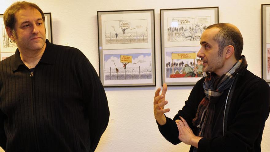 Fontdevila amb el dibuixant berguedà Kap durant la presentació de la mostra a Manresa.