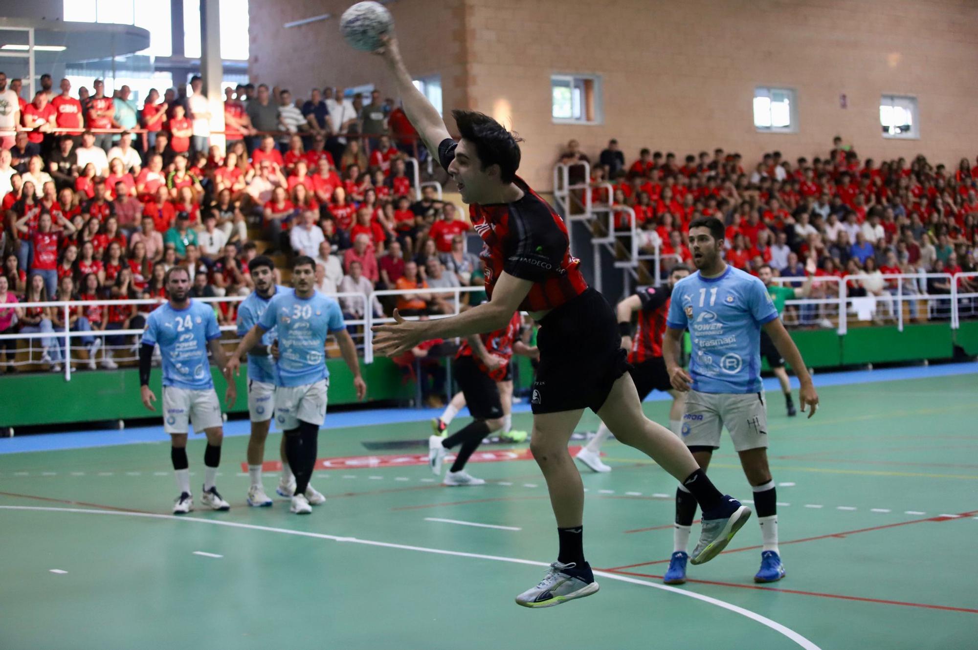 Cajasur Córdoba Balonmano-Ibiza: el partido de ida por el ascenso a División de Plata, en imágenes