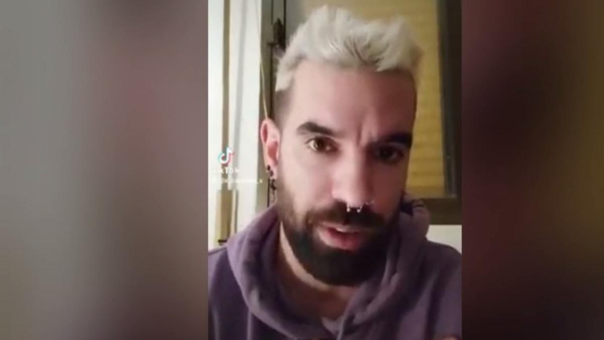 El influencer que criticó el abandono animal tras la erupción vuelve a la carga: "En La Palma hay una gentuza increíble"